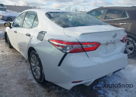 2020 Toyota Camry Se z USA, uszkodzony, nr VIN 4T1G11AK5LU988936